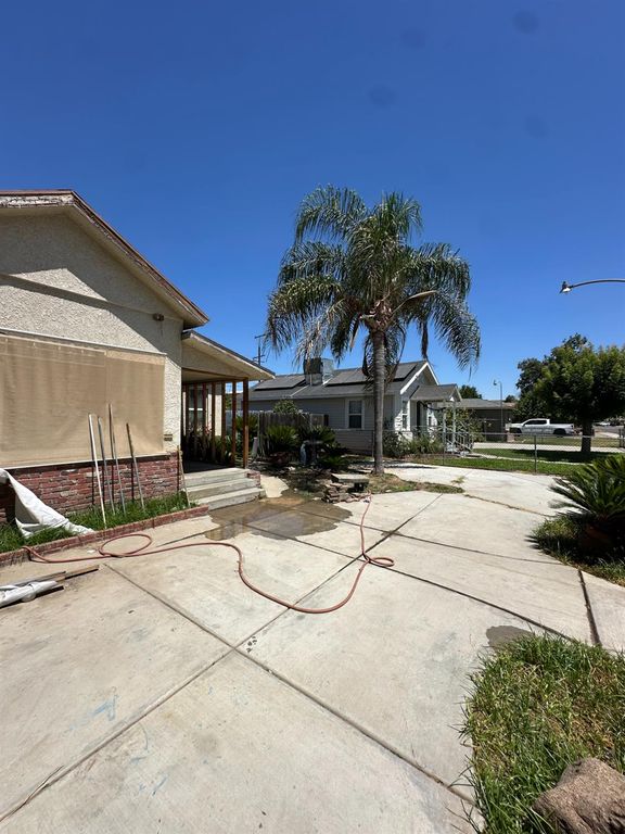 Image 6 of property listing at 1734 Sylvia Street, Selma, CA 93662