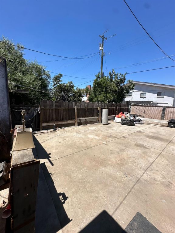 Image 9 of property listing at 1734 Sylvia Street, Selma, CA 93662