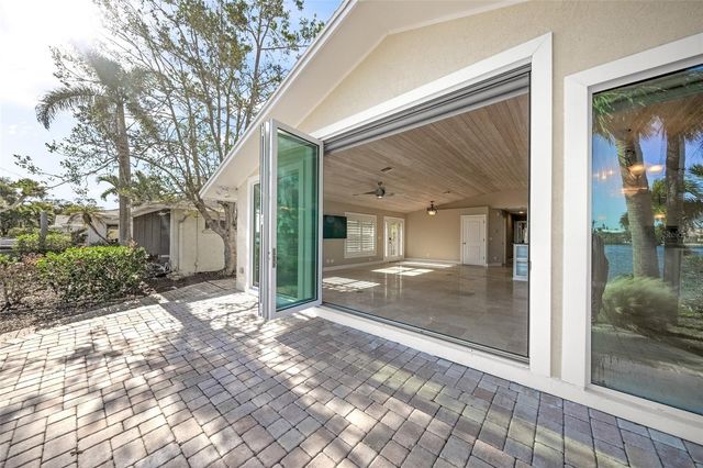 1358 MOONMIST DRIVE B4, Sarasota, FL 34242