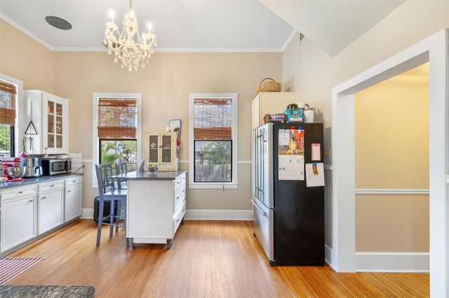 222 N Harris Street, Bellville, TX 77418