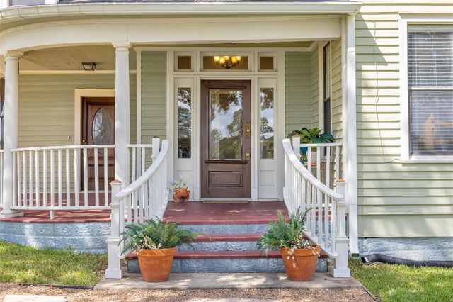 222 N Harris Street, Bellville, TX 77418