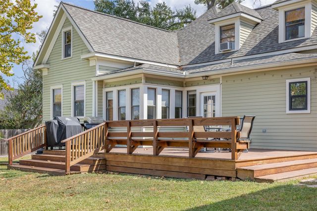 222 N Harris Street, Bellville, TX 77418