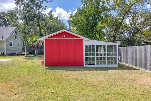 222 N Harris Street, Bellville, TX 77418