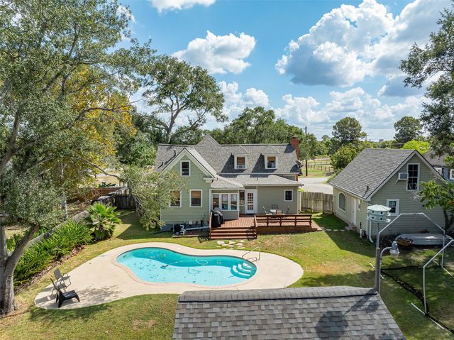 222 N Harris Street, Bellville, TX 77418