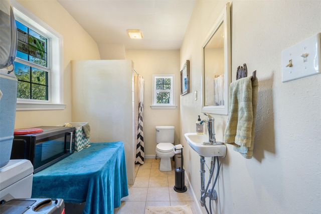 222 N Harris Street, Bellville, TX 77418