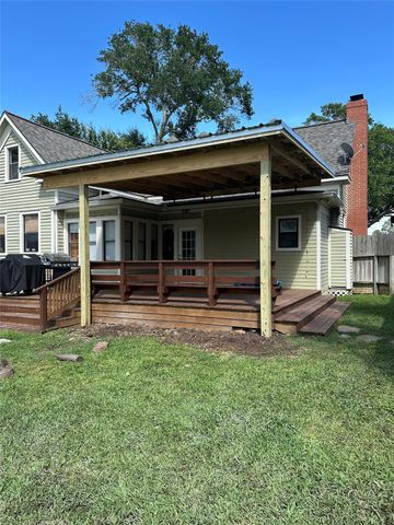 222 N Harris Street, Bellville, TX 77418