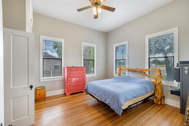 222 N Harris Street, Bellville, TX 77418