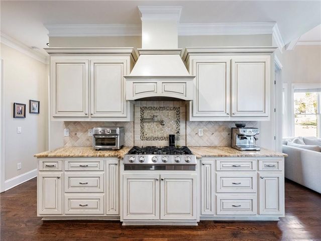 2051 Skybrooke Court, Hoschton, GA 30548