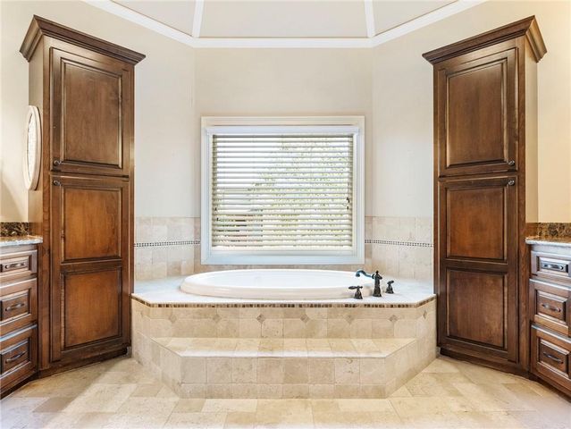 2051 Skybrooke Court, Hoschton, GA 30548