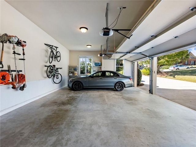 2051 Skybrooke Court, Hoschton, GA 30548