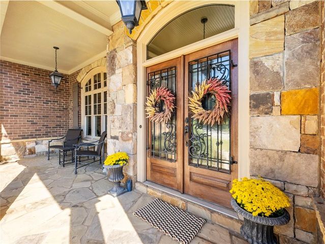 2051 Skybrooke Court, Hoschton, GA 30548