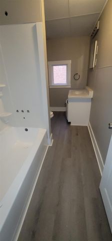 140 School Street, Bristol, NH 03222