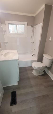 140 School Street, Bristol, NH 03222