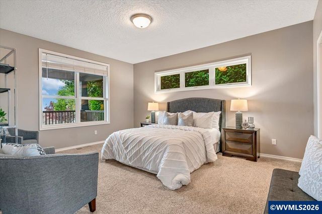 2470 Crestmont Cir S, Salem, OR 97302