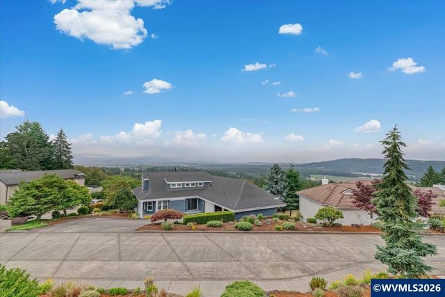 2470 Crestmont Cir S, Salem, OR 97302