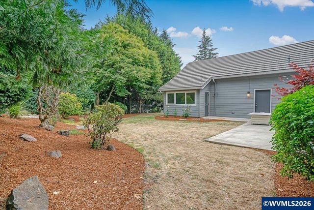 2470 Crestmont Cir S, Salem, OR 97302