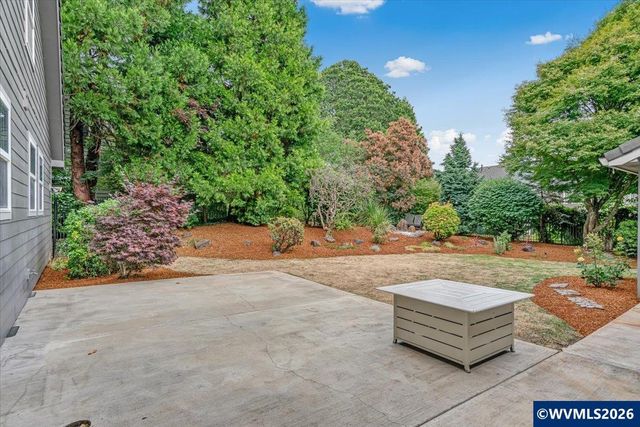 2470 Crestmont Cir S, Salem, OR 97302