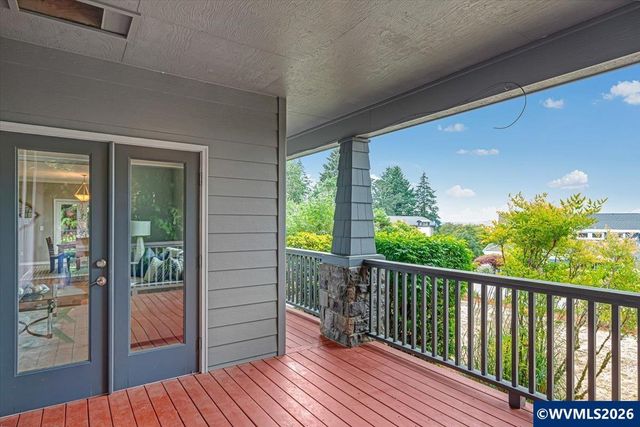 2470 Crestmont Cir S, Salem, OR 97302
