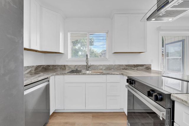 233 Graves Ave, Sacramento, CA 95838