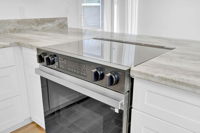 233 Graves Ave, Sacramento, CA 95838