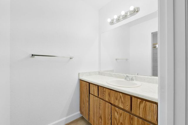 233 Graves Ave, Sacramento, CA 95838