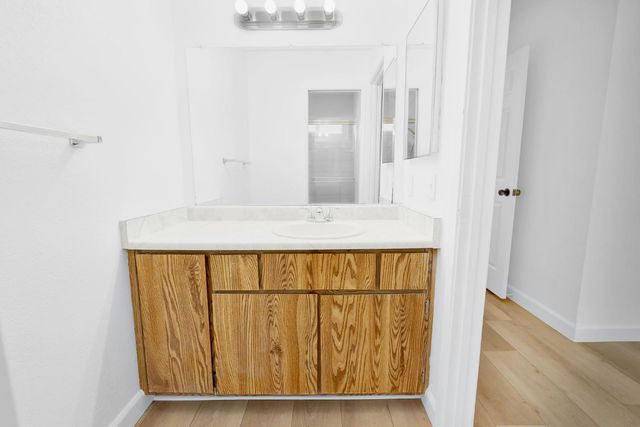 233 Graves Ave, Sacramento, CA 95838