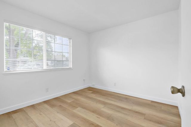 233 Graves Ave, Sacramento, CA 95838