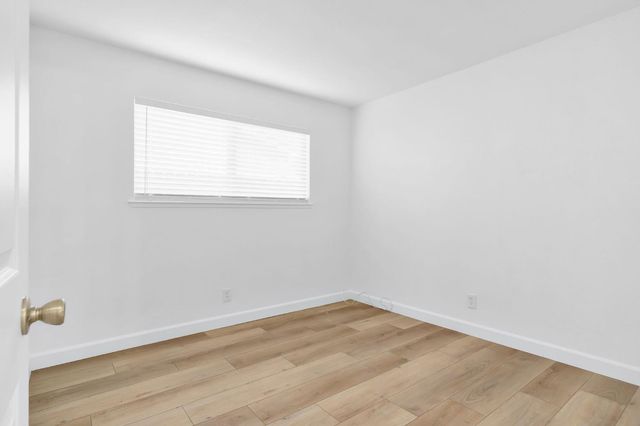 233 Graves Ave, Sacramento, CA 95838