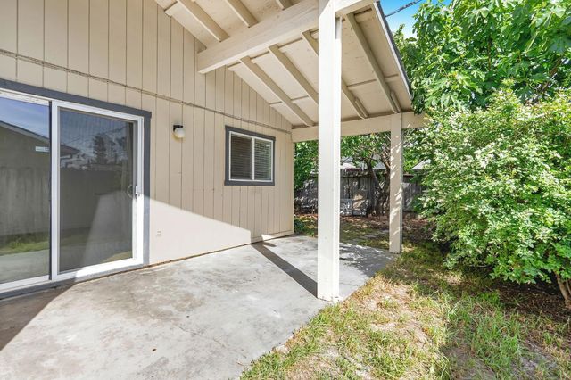 233 Graves Ave, Sacramento, CA 95838