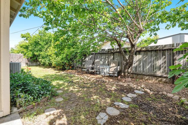 233 Graves Ave, Sacramento, CA 95838