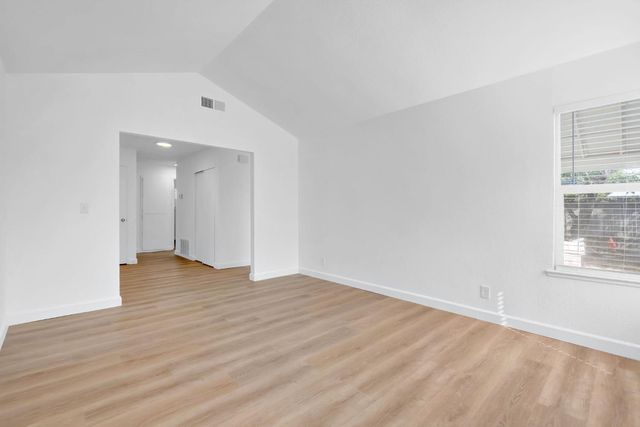 233 Graves Ave, Sacramento, CA 95838