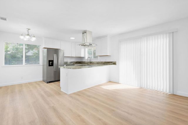 233 Graves Ave, Sacramento, CA 95838