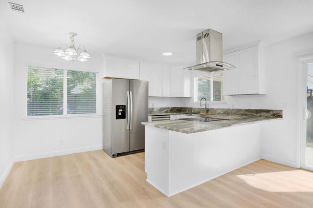 233 Graves Ave, Sacramento, CA 95838