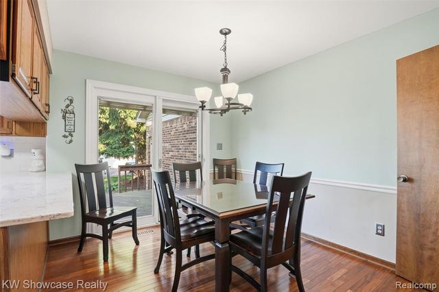 3260 Ravinewood Drive, Commerce Twp, MI 48382