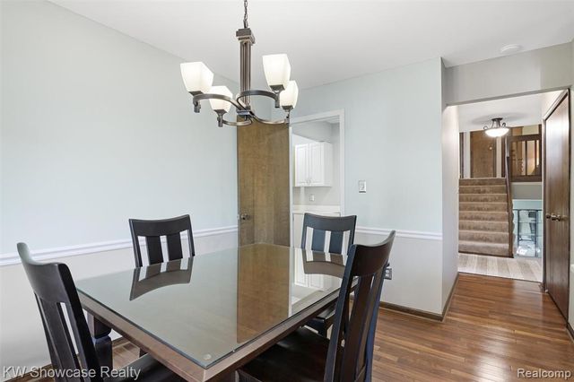 3260 Ravinewood Drive, Commerce Twp, MI 48382