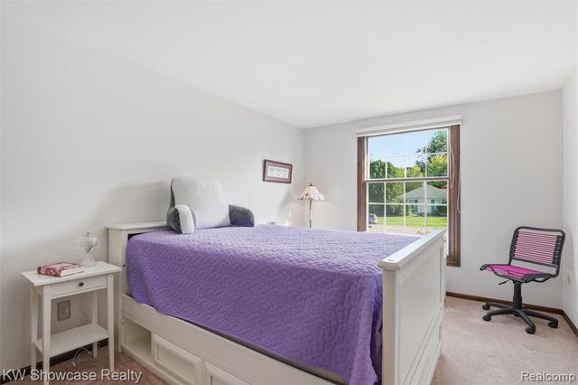 3260 Ravinewood Drive, Commerce Twp, MI 48382
