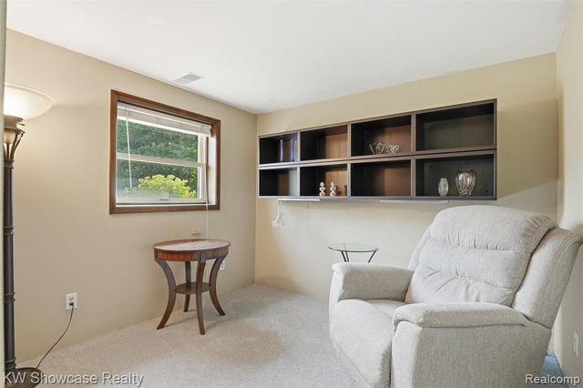 3260 Ravinewood Drive, Commerce Twp, MI 48382