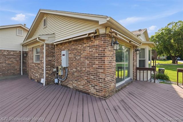 3260 Ravinewood Drive, Commerce Twp, MI 48382
