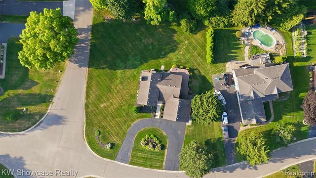 3260 Ravinewood Drive, Commerce Twp, MI 48382