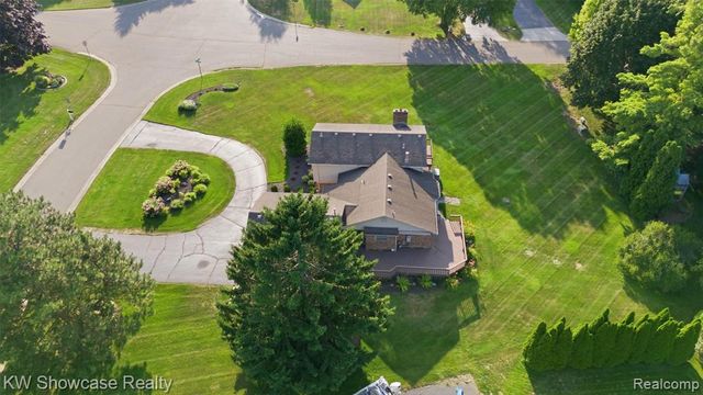 3260 Ravinewood Drive, Commerce Twp, MI 48382