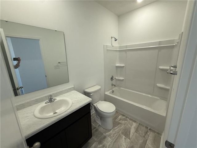 4001 Chakeres, Springfield, OH 45505