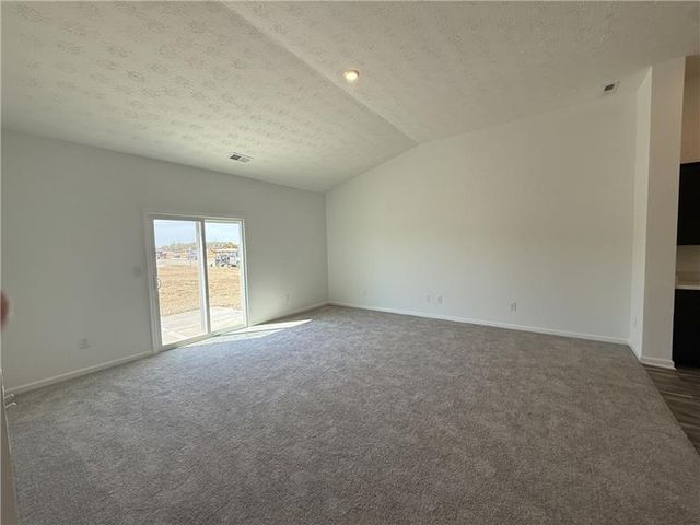4001 Chakeres, Springfield, OH 45505