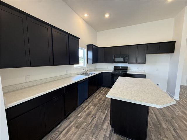 4001 Chakeres, Springfield, OH 45505
