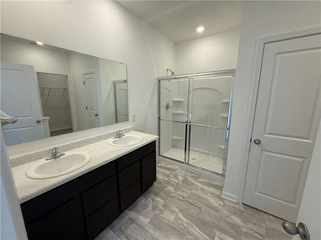 4001 Chakeres, Springfield, OH 45505