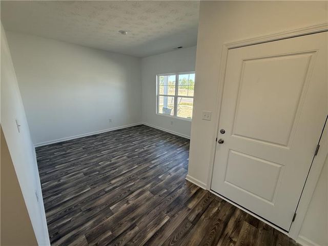 4001 Chakeres, Springfield, OH 45505