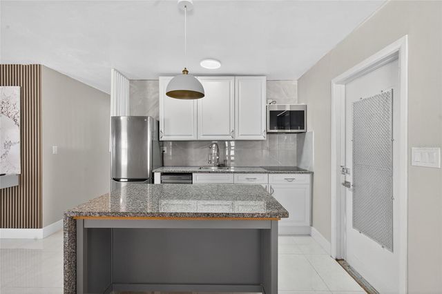 7616 MANDARIN DRIVE, Orlando, FL 32819