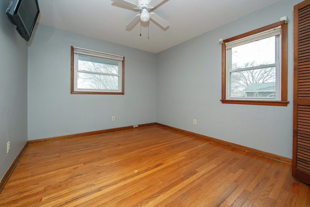 1012 Cedar River Drive, Waverly, IA 50677