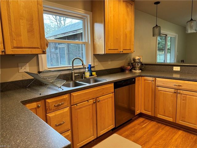 3716 S Queensgrove CIR, Virginia Beach, VA 23452