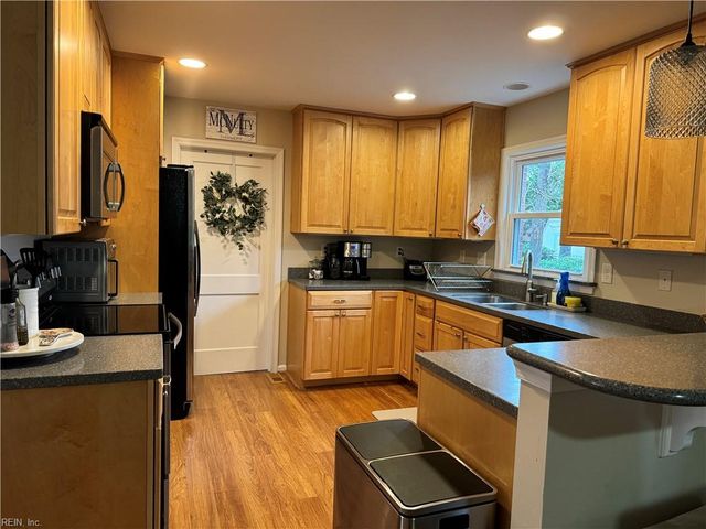 3716 S Queensgrove CIR, Virginia Beach, VA 23452