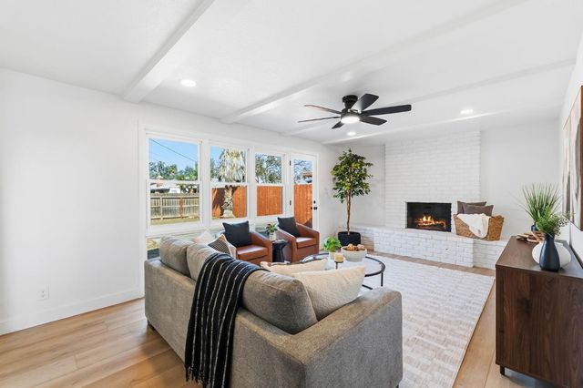 2625 E Sussex Way, Fresno, CA 93726